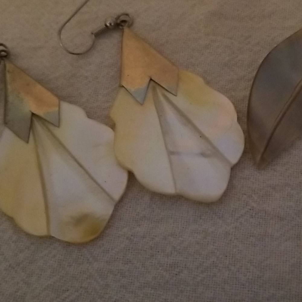 Shell earringsShell earrings